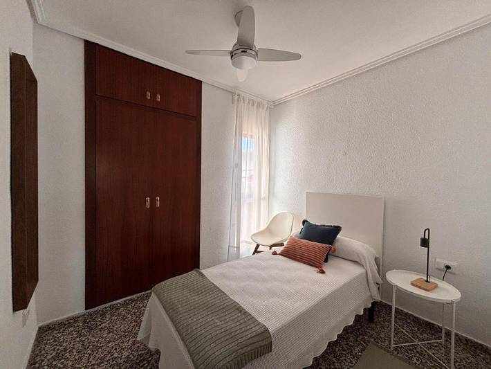 Location de vacances pour 7 personnes, avec jardin ainsi que vue et piscine à Chiva - 4