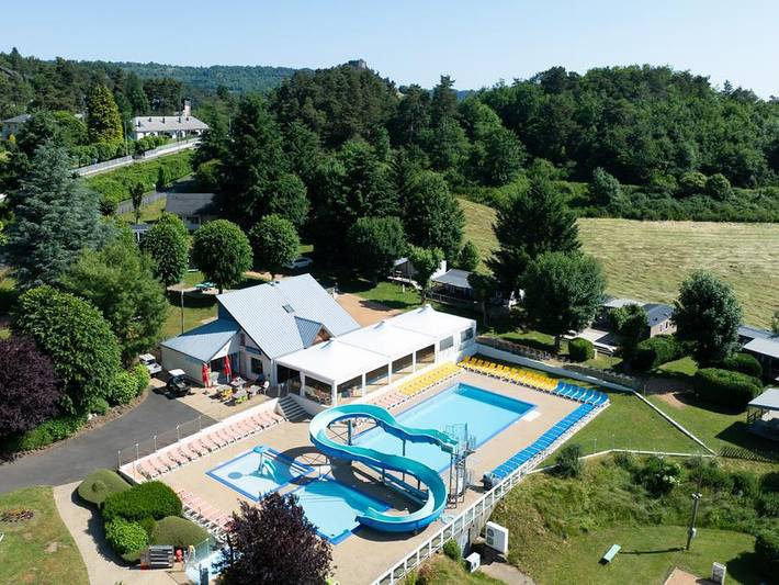 Camping pour 4 personnes, avec bassin pour enfant en Auvergne