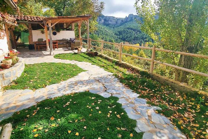 Casa de vacaciones para 4 personas, con Terraza además de Jardín y Vistas en Santiago-Pontones