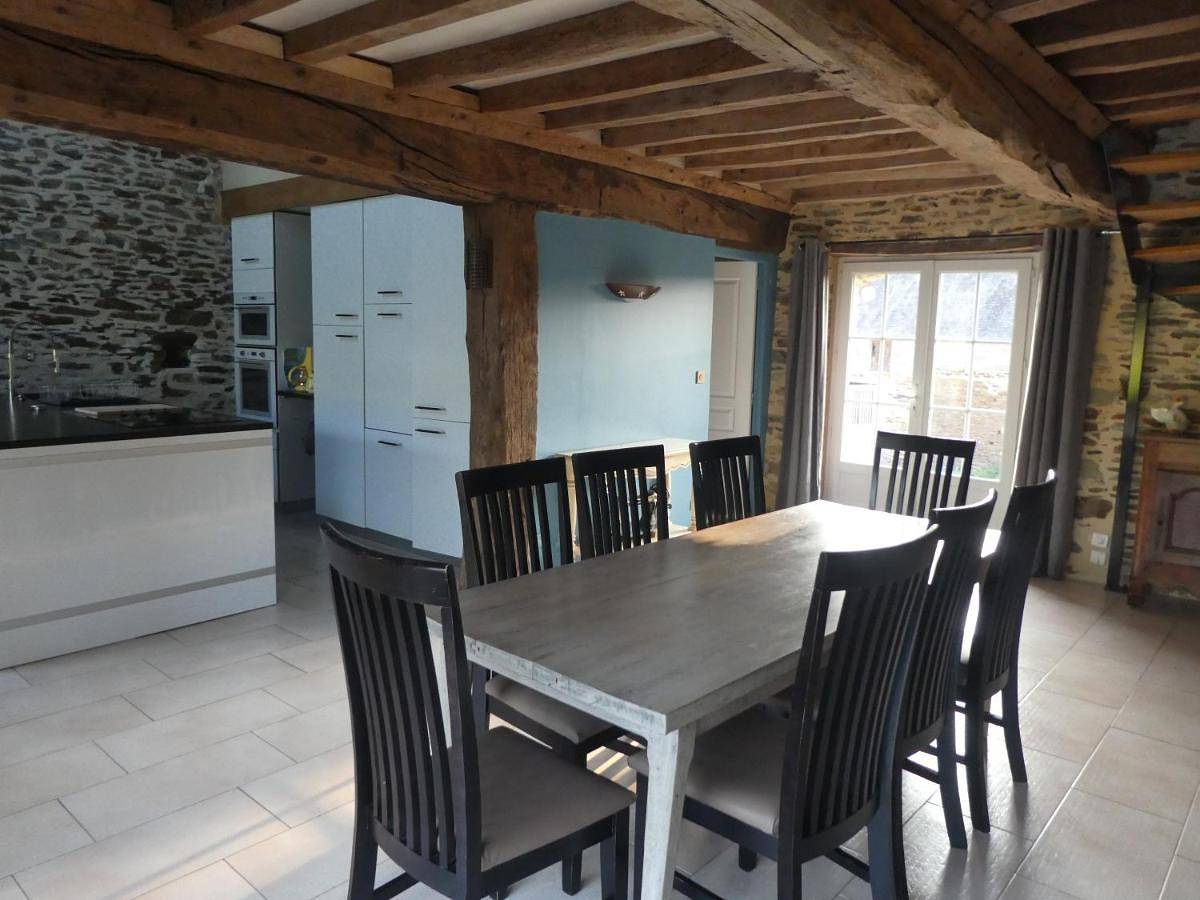 Holiday Home in Saint-Hubert-des-Biards, Région de Bayeux
