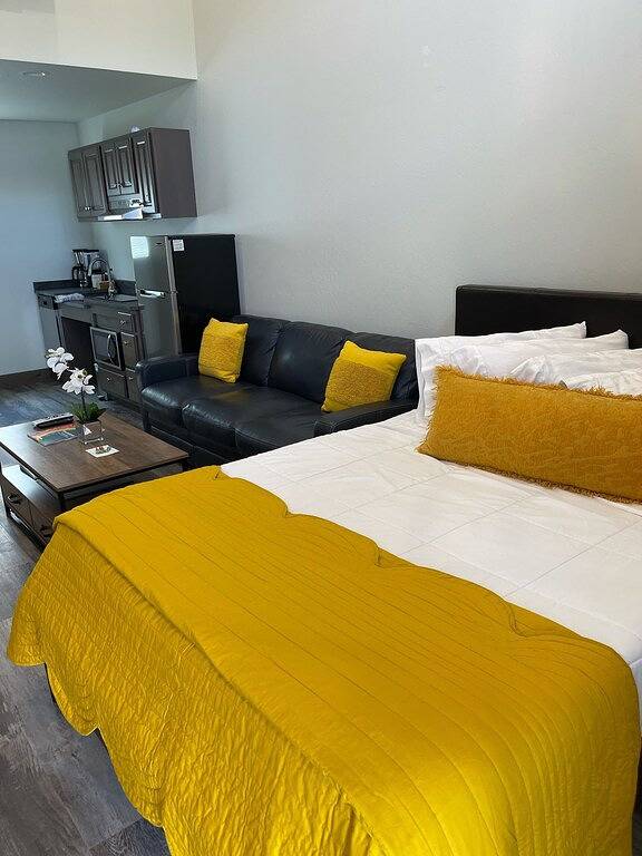 Ganze Wohnung, Corral Villas
Deluxe studios in the north entrance to Yellowstone in Gardiner, Absaroka Range