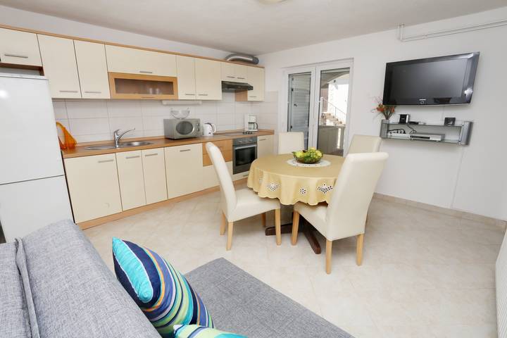 Ferienwohnung für 4 Personen, mit Balkon/Terrasse in Trogir