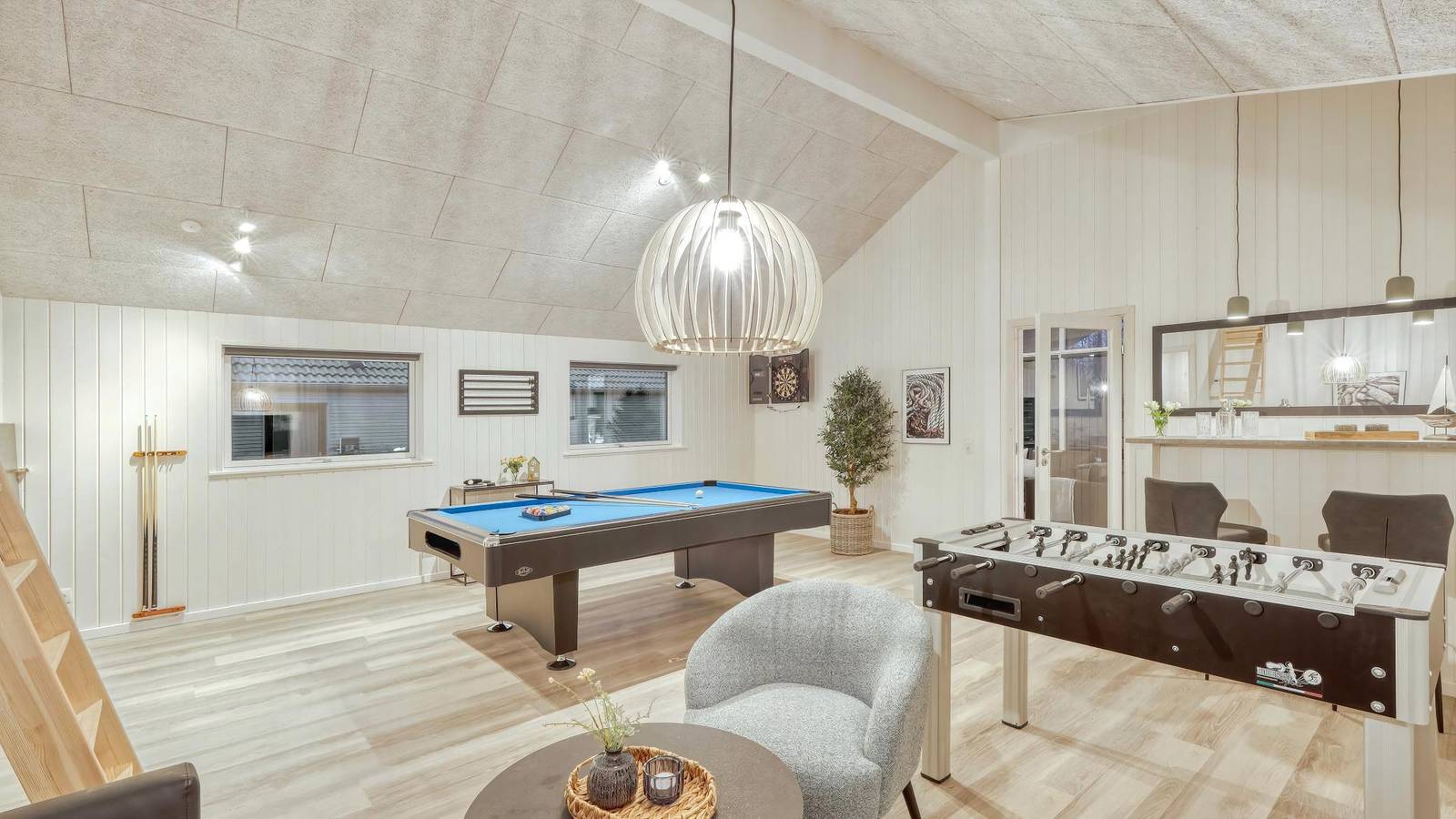 764 – Tolles Poolhaus für 16 Personen am Tramser See in Jesendorf, Nordwestmecklenburg (Wismar und Umgebung)
