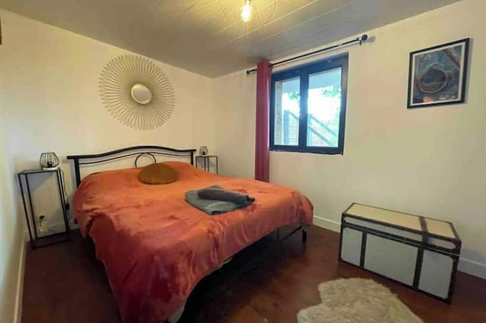 La maison cachée avec piscine privée in Chennevières-sur-Marne, Val-de-Marne