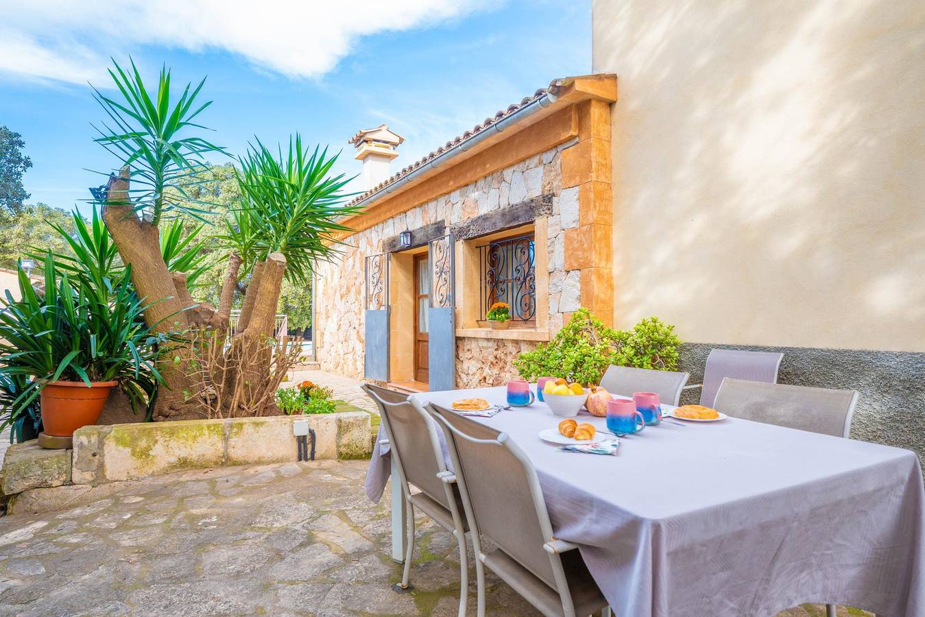 Ca Na Flores - Charming country house with private pool. Free Wi-Fi. in Llubí, Majorca Center