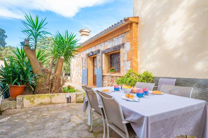 Ca Na Flores - Charmantes Landhaus mit privatem Pool. Kostenloses Wlan. in Llubí, Mallorca Inselmitte
