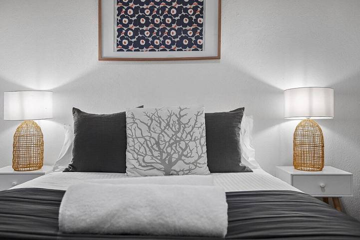 Holiday home for 10 people, with garden and balcony, with pets in Victoria