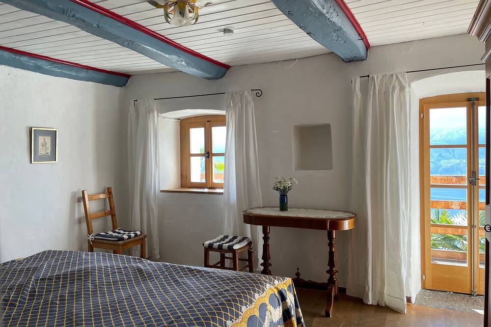 Rustico mit traumhaftem Blick über den See in Brione sopra Minusio, Tessiner Alpen