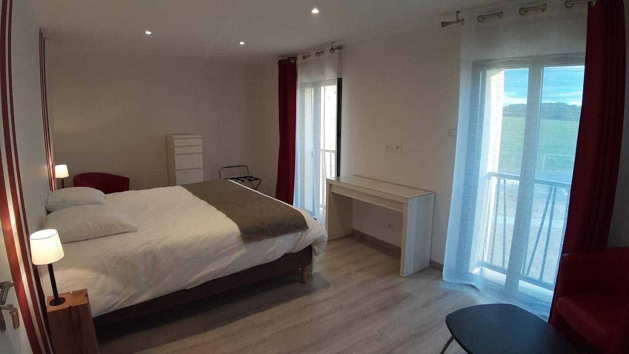 Appartement entier, Gîte de St Ladre "La Forge", proche Parc des expos Villepinte Neuf in Othis, Seine-et-Marne