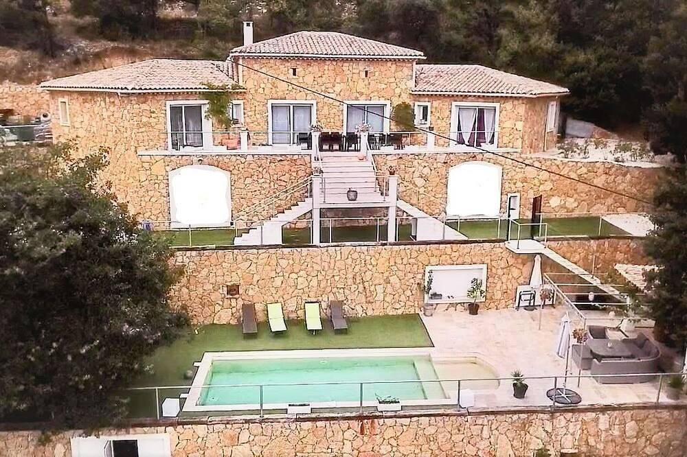 Ganze Wohnung, Accommodation with swimming pool in Le Cannet-des-Maures, Draguignan Region
