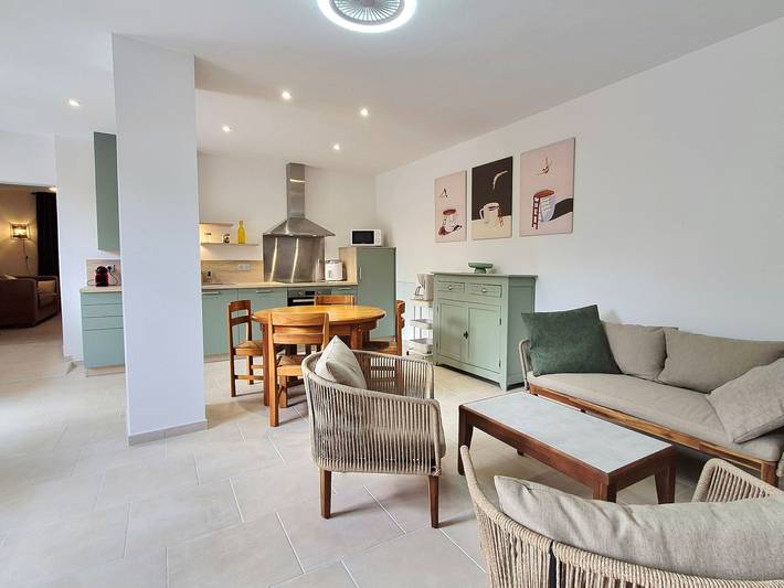 Gîte pour 4 personnes, avec Terrasse et Jardin à Lucy-sur-Yonne