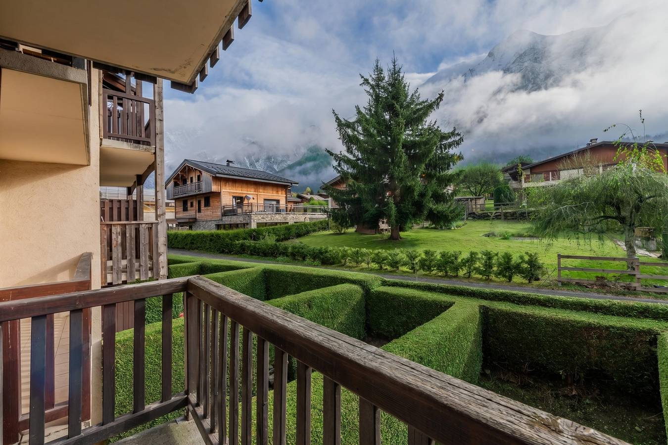 Appartement entier, Studio du Chamois Near Ski Lifts w/ Balcony & Parking in Les Houches, Massif du Mont-Blanc
