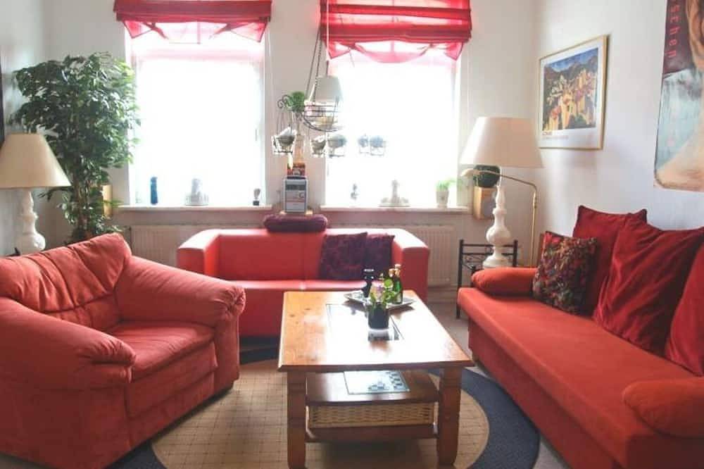 Ganze Wohnung, Liebevoll modernisierte Altbauwohnung in Buxtehude - zentral + ruhig! in Buxtehude, Altes Land Stade