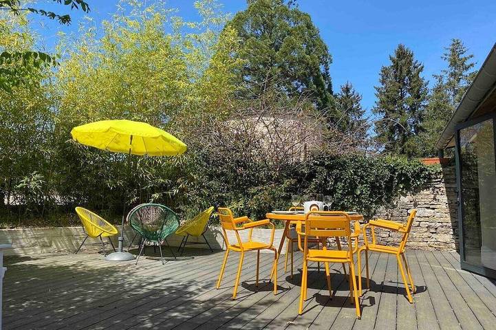 Location de vacances pour 5 personnes, avec jardin, animaux acceptés à Noyers