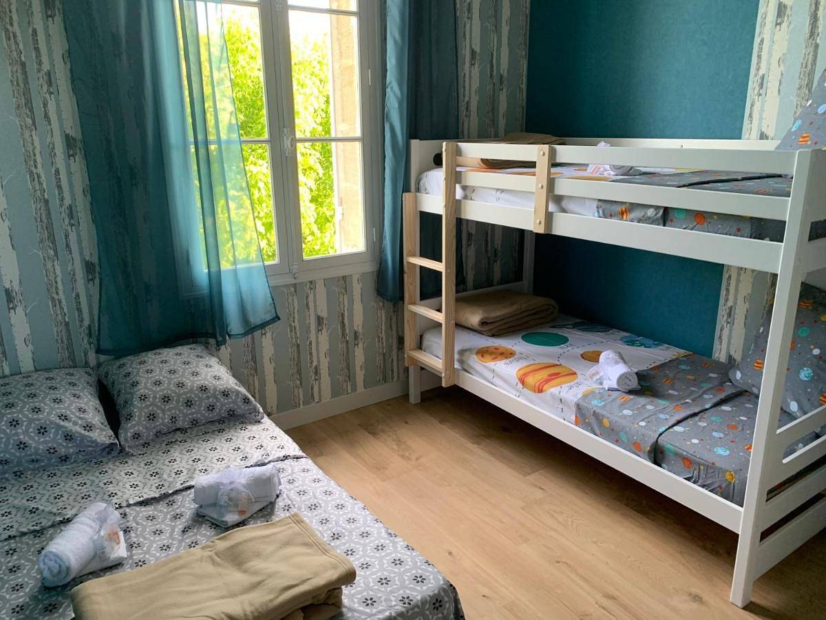 Three-Bedroom House in Saint-Magne-de-Castillon, Région de Libourne