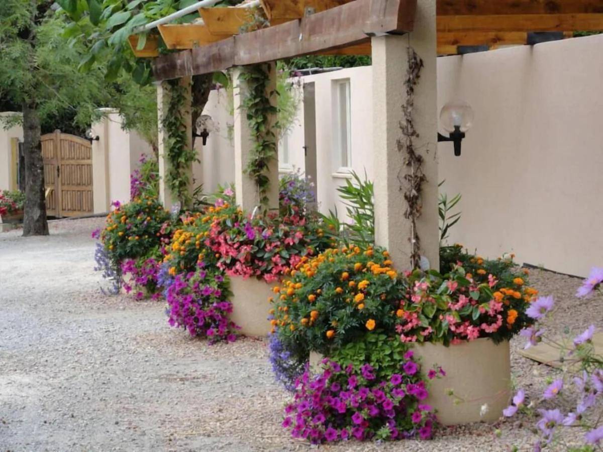 Gite 10 people with swimming pool in La Fouillade, Aveyron