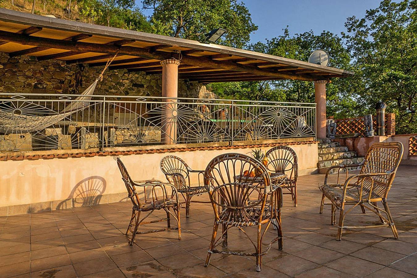 Casa in Sicilia con piscina e panorama in Gaggi, Provincia di Messina