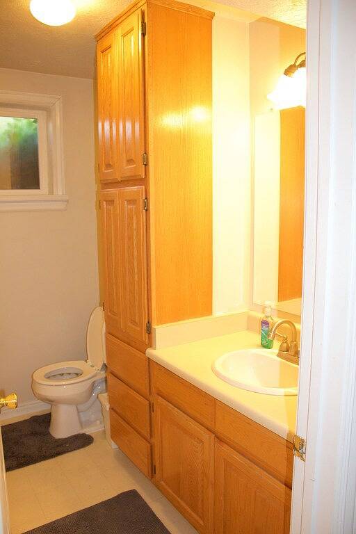 Ganze Wohnung, Fun @ thefrees! Gemütliches 2Br Apt von Costco! Ganz neuer Teppich / Lack! in Orem, Utah Lake