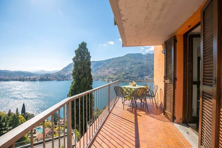 Appartamento per 4 persone, con Balcone e Terrazza nonché Vista lago a Blevio