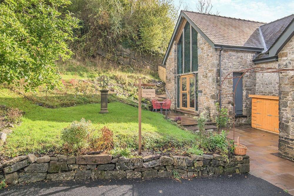 1 bedroom accommodation in Llandybie Ammanford, near Llandeilo in Brecon Beacons