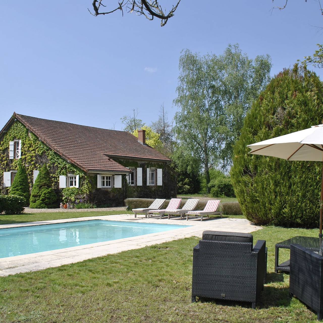 Magnificient Mansion in Burgundy with Pool in Charrin, Nièvre