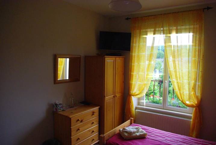 Location de vacances pour 2 personnes, avec vue ainsi que terrasse et jardin à Saint-Nicolas-du-Pélem - 3