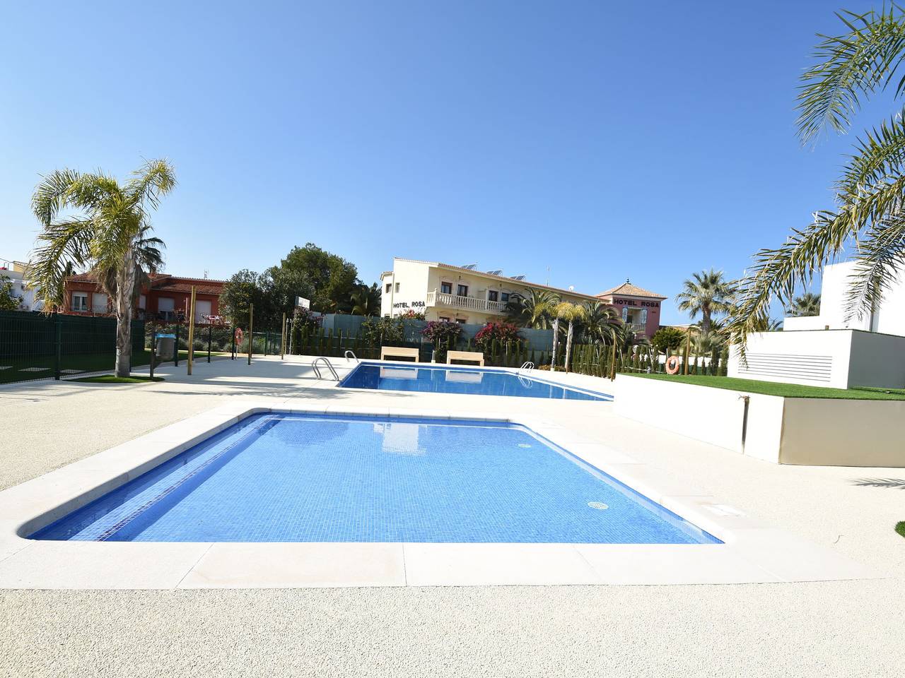 Geheel appartement, Denia Kustverblijf met Zwembad in Las Marinas, Dénia