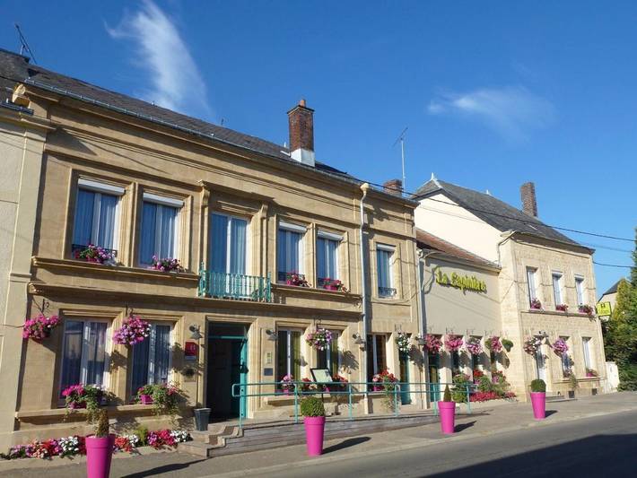 Hôtel pour 2 personnes, avec Terrasse et Jardin à Remilly-Aillicourt