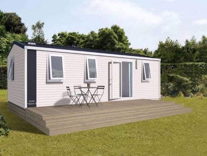 Camping pour 6 personnes, avec terrasse et piscine