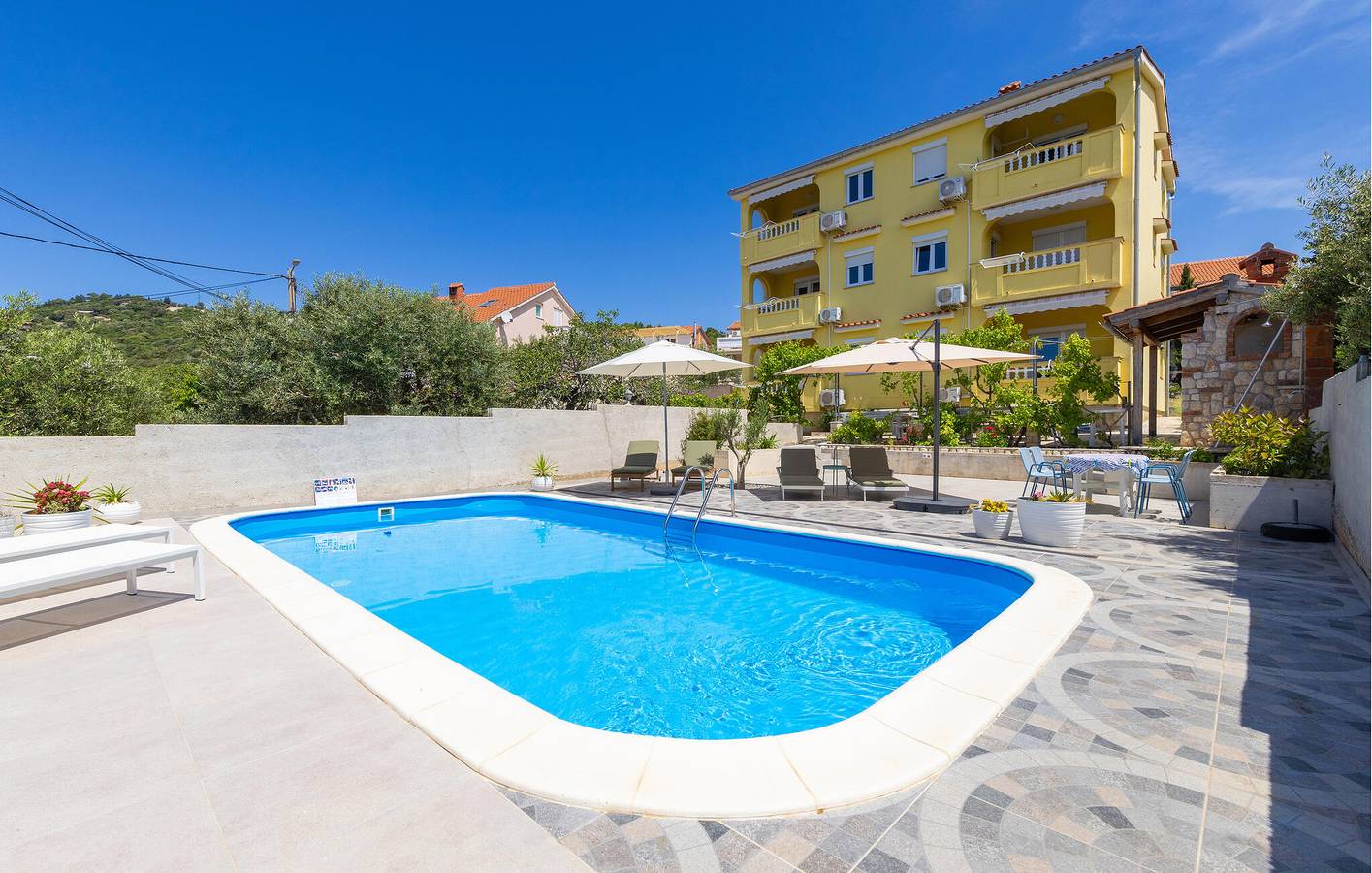 Ganze Ferienwohnung, Ferienwohnung für 4 Personen mit Pool in Barbat na Rabu, Rab