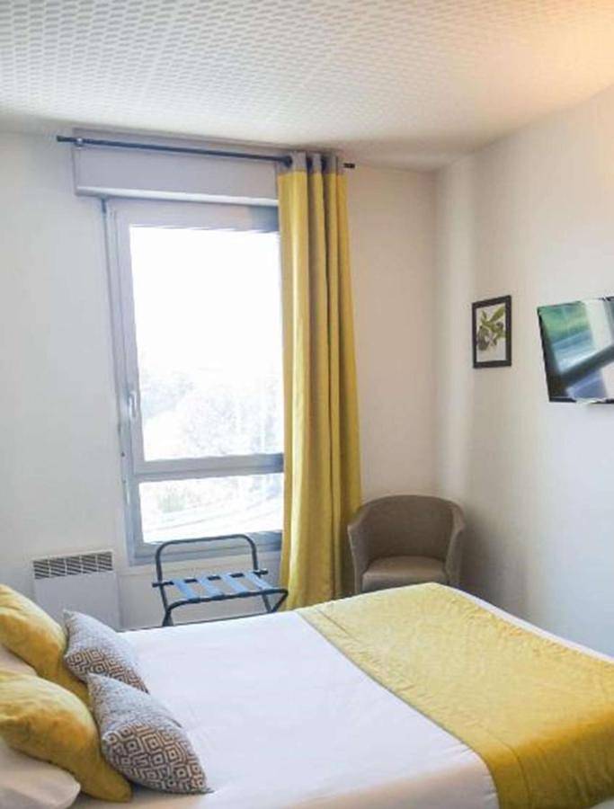 Standard Twin Room - Non-Smoking in Angoulême, Charente