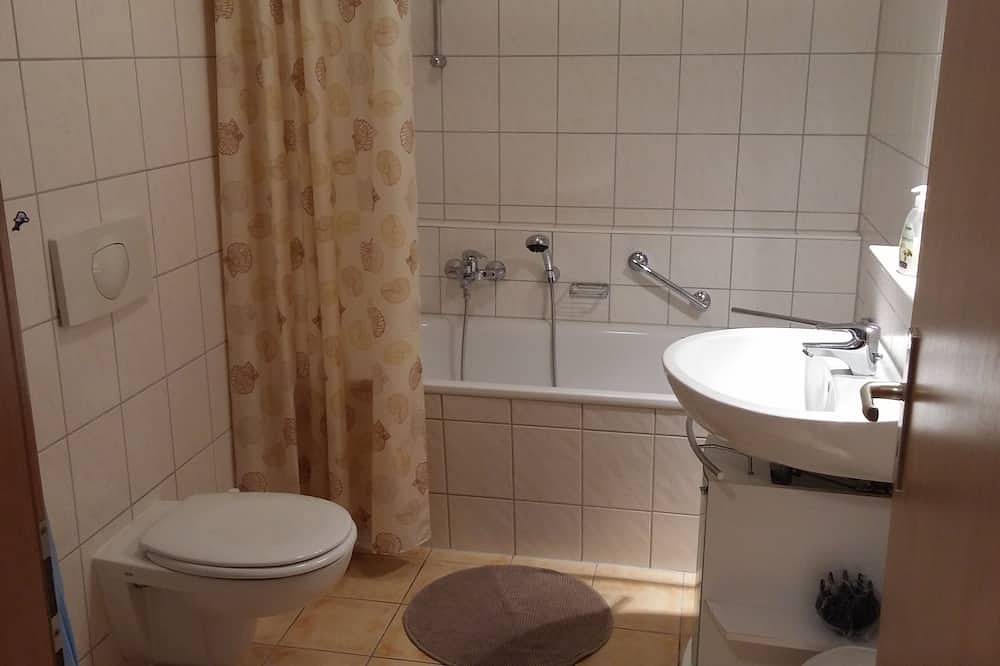 Ganze Wohnung, Beste Lage direkt an der Saarow Therme! Ferienwohnung Nr.12 am Scharmützelsee in Bad Saarow, Dahme-Seengebiet