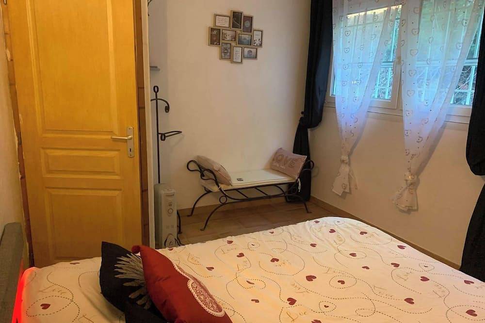 Homerez - Charming house in Maillane with a private pool in Maillane, Arles region