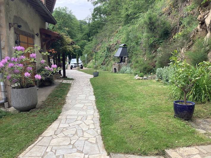 Chambre d’hôte pour 2 personnes, avec jacuzzi et piscine ainsi que sauna et jardin dans le Puy-de-Dôme - 4