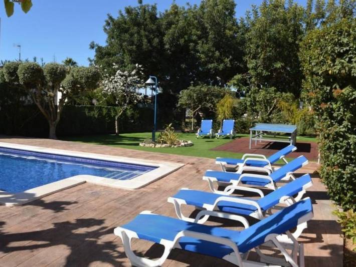 Location de vacances pour 10 personnes, avec jardin, animaux acceptés à Cubelles - 4