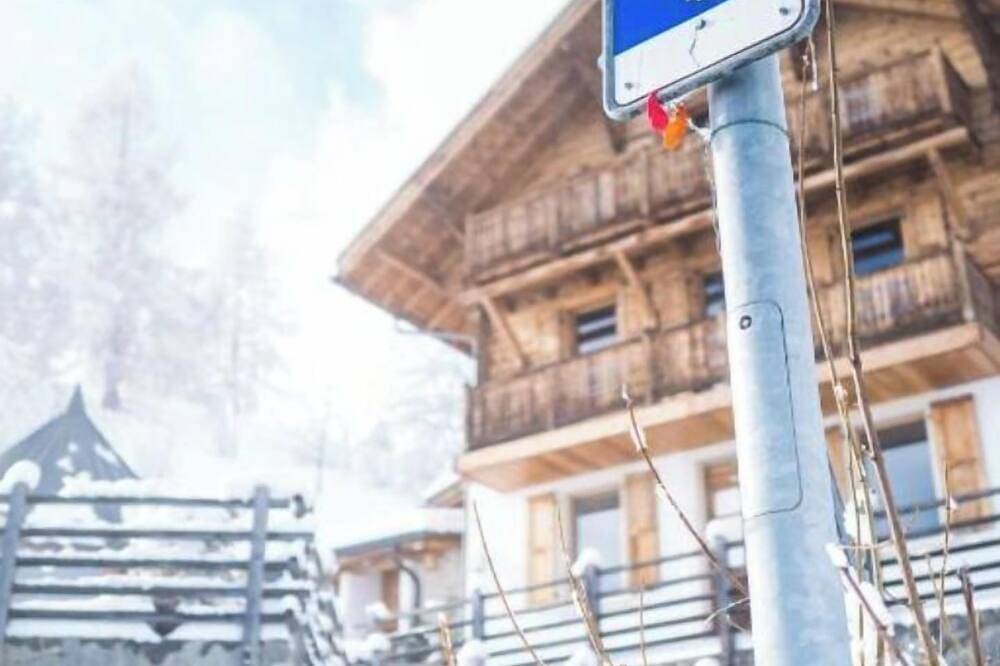 Chalet sleeps 12 - exceptional view - close to the slopes and thermal baths in Ovronnaz, Chamoson