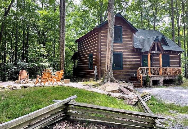 Log cabin for 8 people, with yard and terrace in Beech Mountain