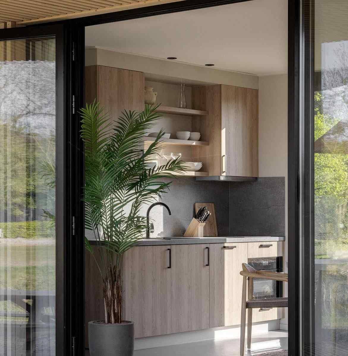 Heerlijke 6 persoons Lodge, met buitenspa in de tuin, nabij Zeewolde in het Horsterwold in Flevoland