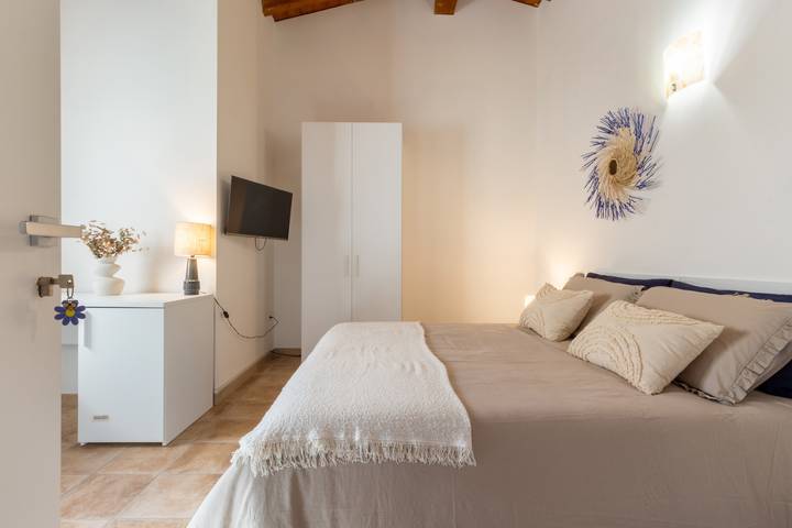 BnB für 2 Personen, mit Terrasse und Ausblick auf Sardinien - 4