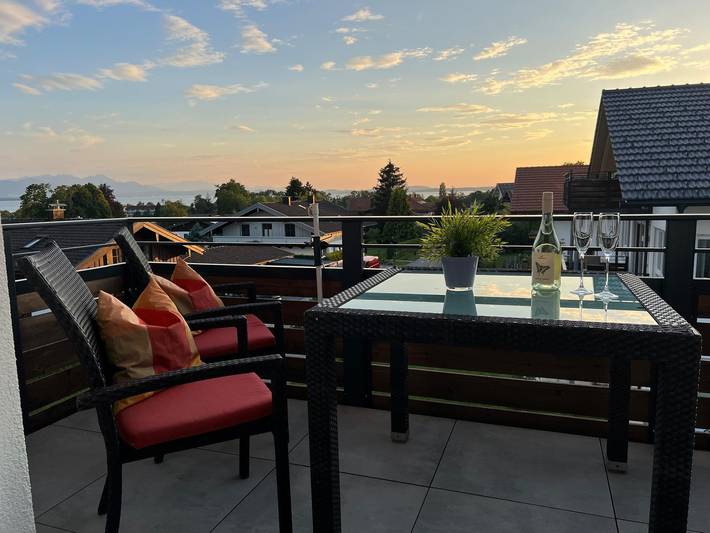 Ferienwohnung für 5 Personen, mit Seeblick und Balkon, kinderfreundlich in Chieming - 2