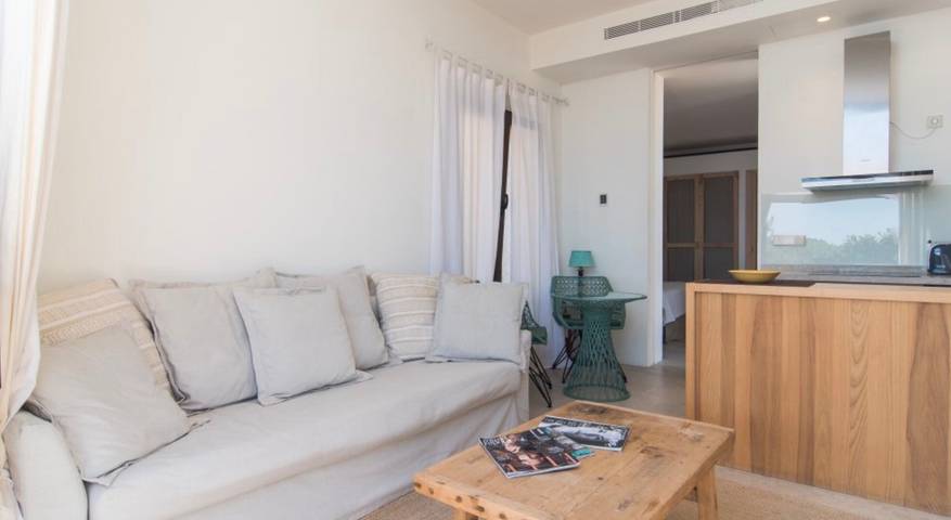 Ganze Wohnung, Exklusive Meerblick-Wohnung mit Pool und Chill-out-Bereich in Colònia de Sant Jordi, Ses Salines