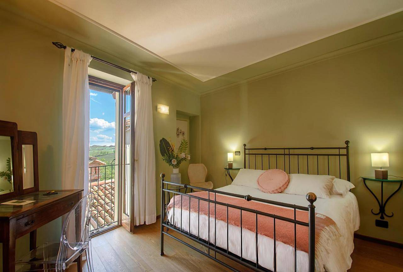 Double Room in Barolo, Langhe