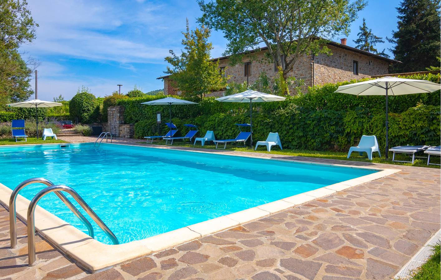 Geheel vakantieappartement, Gezellig verblijf aan het zwembad bij Lago di Dudda in Greve In Chianti, Chianti