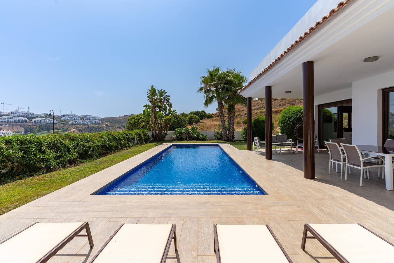 Casa de vacaciones 'Chalet En La Cala De Mijas Costa' con vistas al mar, piscina y terraza in La Cala de Mijas, Mijas