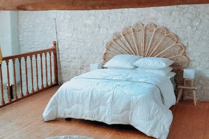 Location de vacances pour 2 personnes, avec sauna ainsi que jardin et piscine à Meursac - 2