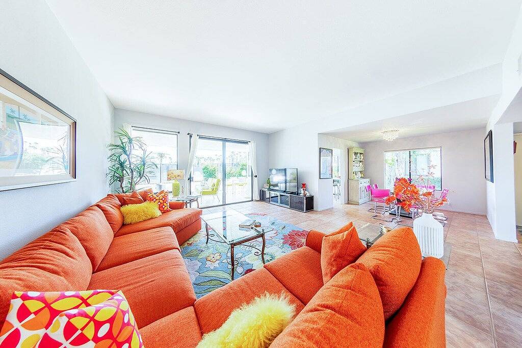 Ganze Wohnung, Stilvolle Rancho Las Palmas Country Club Eigentumswohnung in Rancho Mirage, Coachella Valley