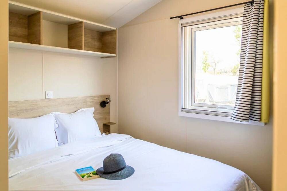 Zecamping 3* piscine chauffée pet friendly locatif Tv Lv Bbq 31m2 in Martigues, Côte méditerranéenne (France)