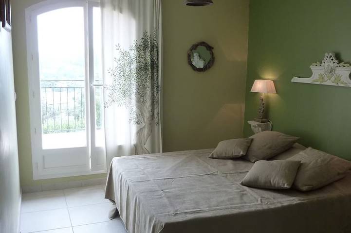 Charming country house in Provence. Belvedere overlooking olive hill- Private pool in Callas, Région de Draguignan