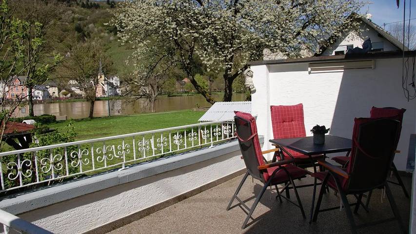 Ferienwohnung für 3 Personen, mit Garten in Bullay