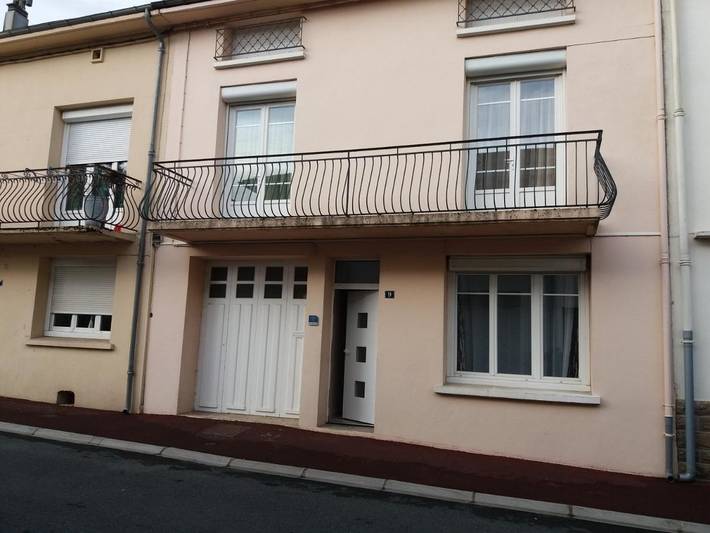 Location de vacances pour 6 personnes, avec Balcon ainsi que Jardin et Vue à Lacaune